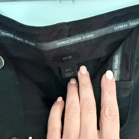 Express Gray Editor Shorts - Picture 2 of 3